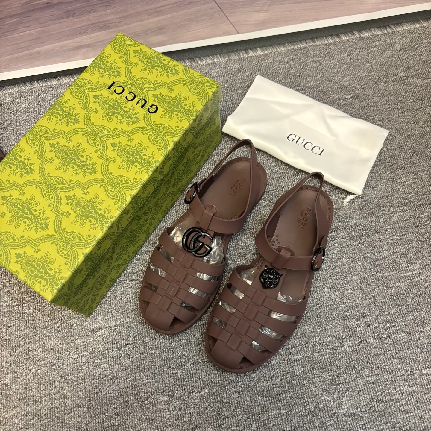 Men's shoes 260💰 [Gucci] Counter quality, top-quality original goods, real photos! Original TPU material, fine workmanship, comfortable; genuine 1:1 replica Size: 36 ~ 46